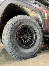 Load image into Gallery viewer, RRW RR7-H FLOW FORMED 17X8.5 +0 MATTE BLACK (6X5.5 | 6X139.7) HYBRID BEADLOCK