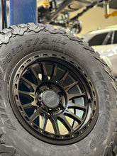 Load image into Gallery viewer, RRW RR7-H FLOW FORMED 17X8.5 -12 MATTE BLACK (6X5.5 | 6X139.7) HYBRID BEADLOCK