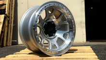 Load image into Gallery viewer, RRW RR5-H FLOW FORMED 17X8.5 +0 MACHINED SILVER (6X5.5 | 6X139.7) HYBRID BEADLOCK