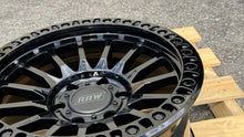 Load image into Gallery viewer, RRW RR7-V FLOW FORMED 17X8.5 FULL GLOSS BLACK (6X5.5 | 6X139.7)
