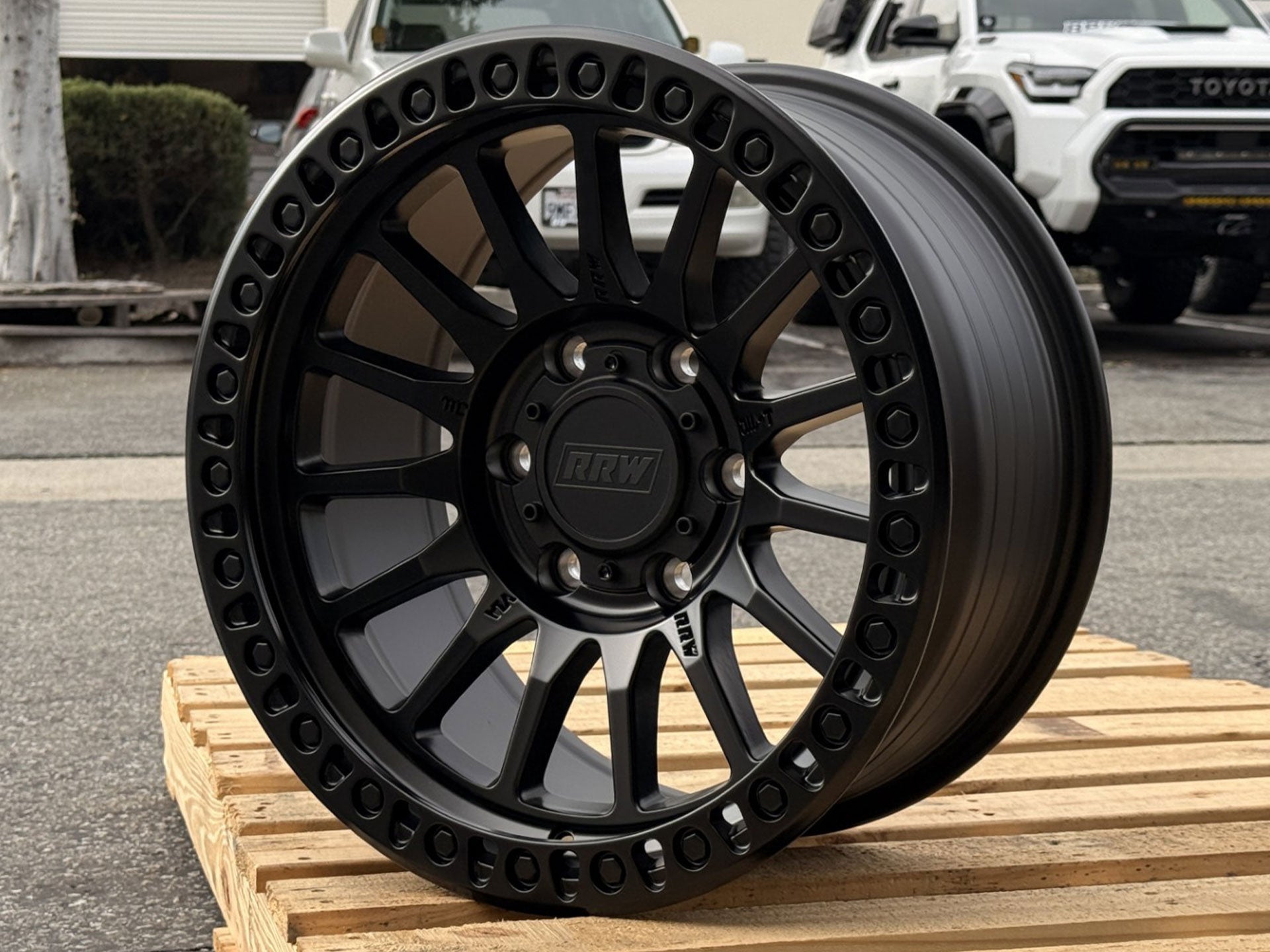RRW RR7-V FLOW FORMED 17X8.5 FULL MATTE BLACK (6X5.5 | 6X139.7